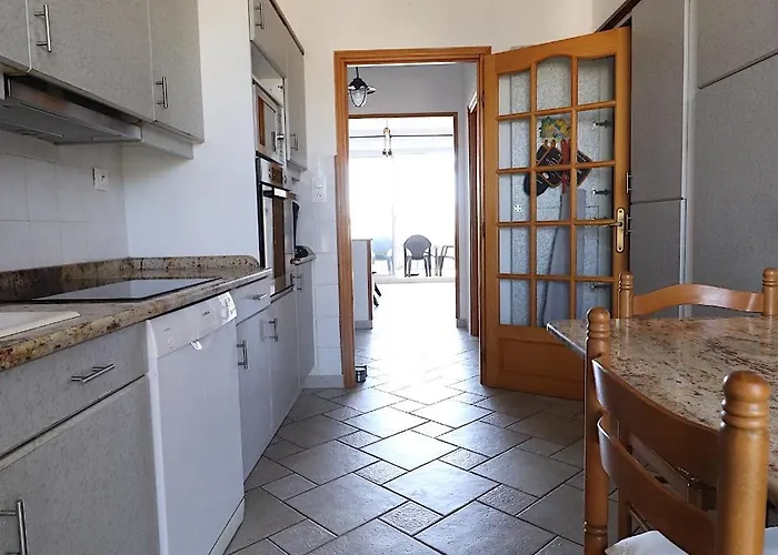 Spacieux Vue Et Montagne En Dernier Etage Avec Terrasse - Parking Et Wifi * Ajaccio (Corsica)