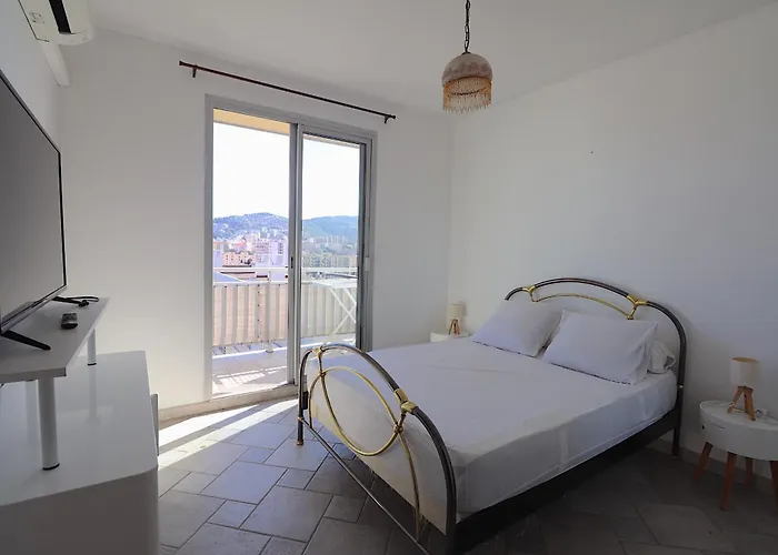 Spacieux Vue Et Montagne En Dernier Etage Avec Terrasse - Parking Et Wifi