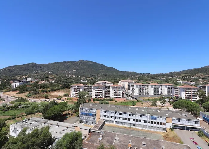 Spacieux Vue Et Montagne En Dernier Etage Avec Terrasse - Parking Et Wifi Apartment *